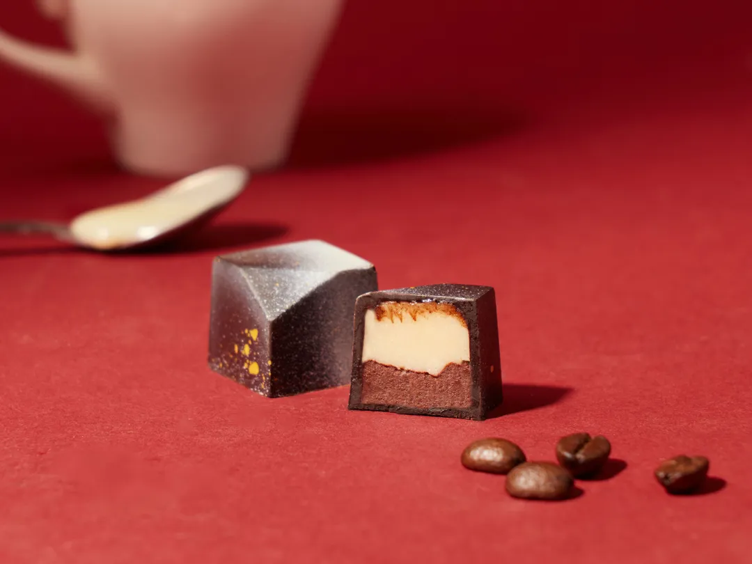 Kesshō Signature Chocolate Bonbons – 12-Piece Gift Box