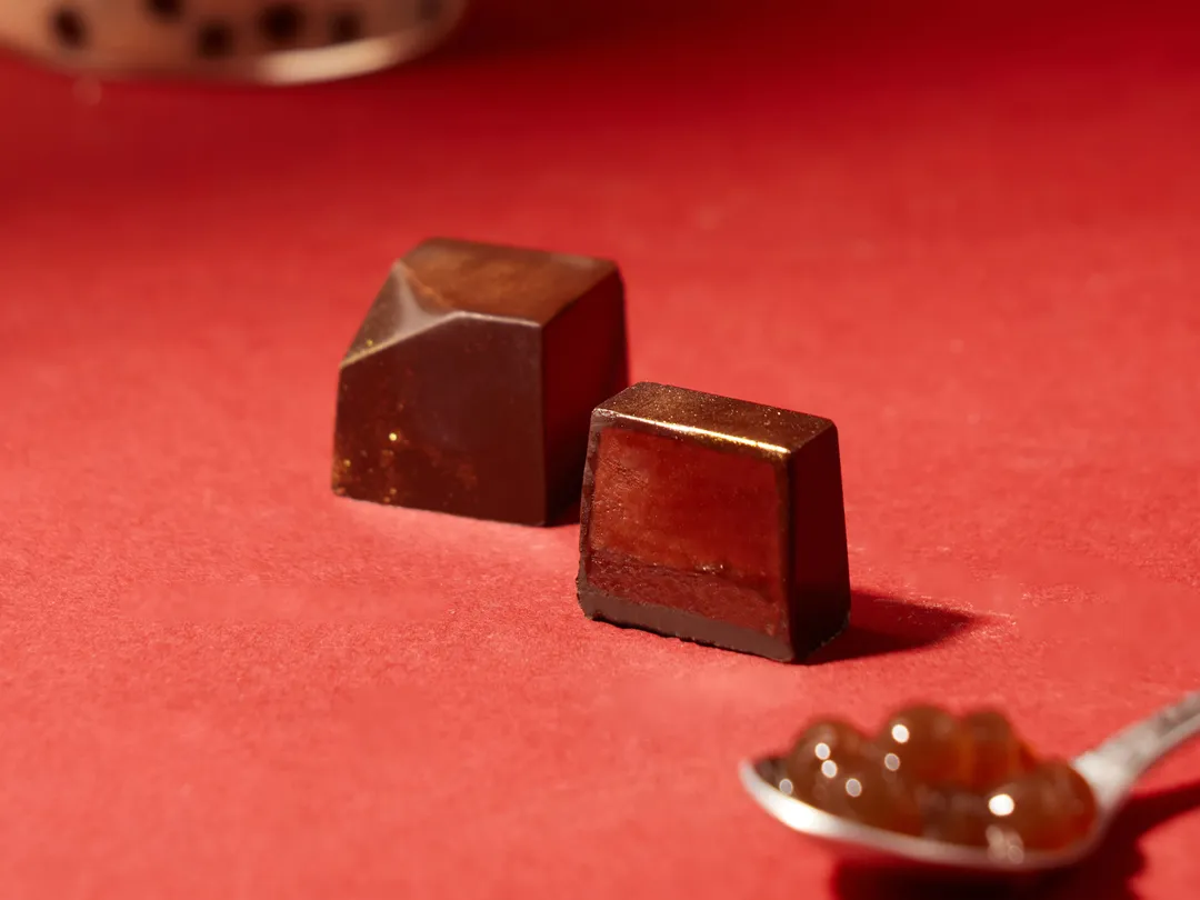 Kesshō Signature Chocolate Bonbons – 12-Piece Gift Box