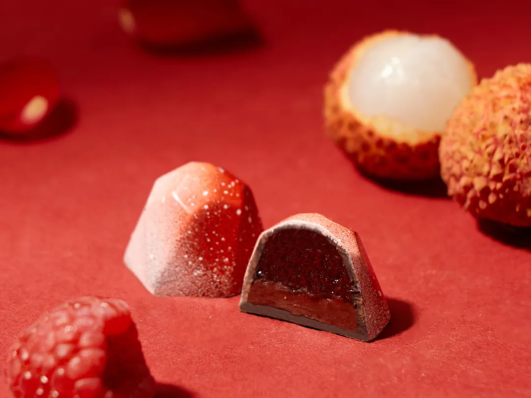 Kesshō Signature Chocolate Bonbons – 12-Piece Gift Box