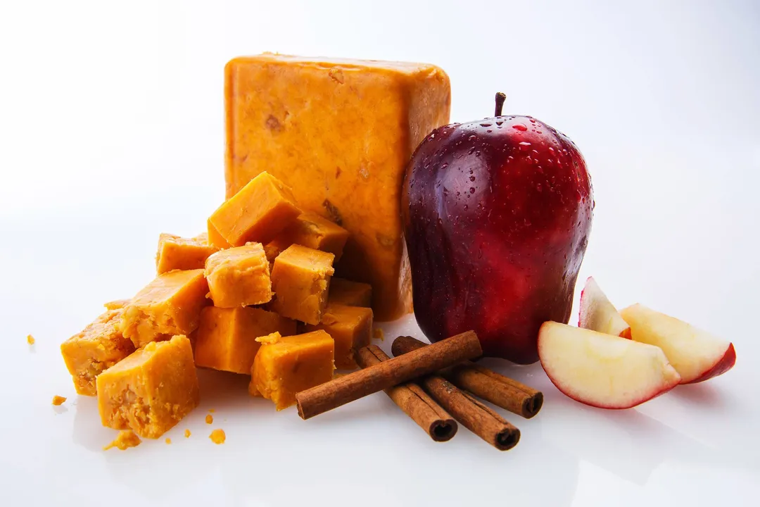 Cinnamon Apple Cheddar - 5 lb.