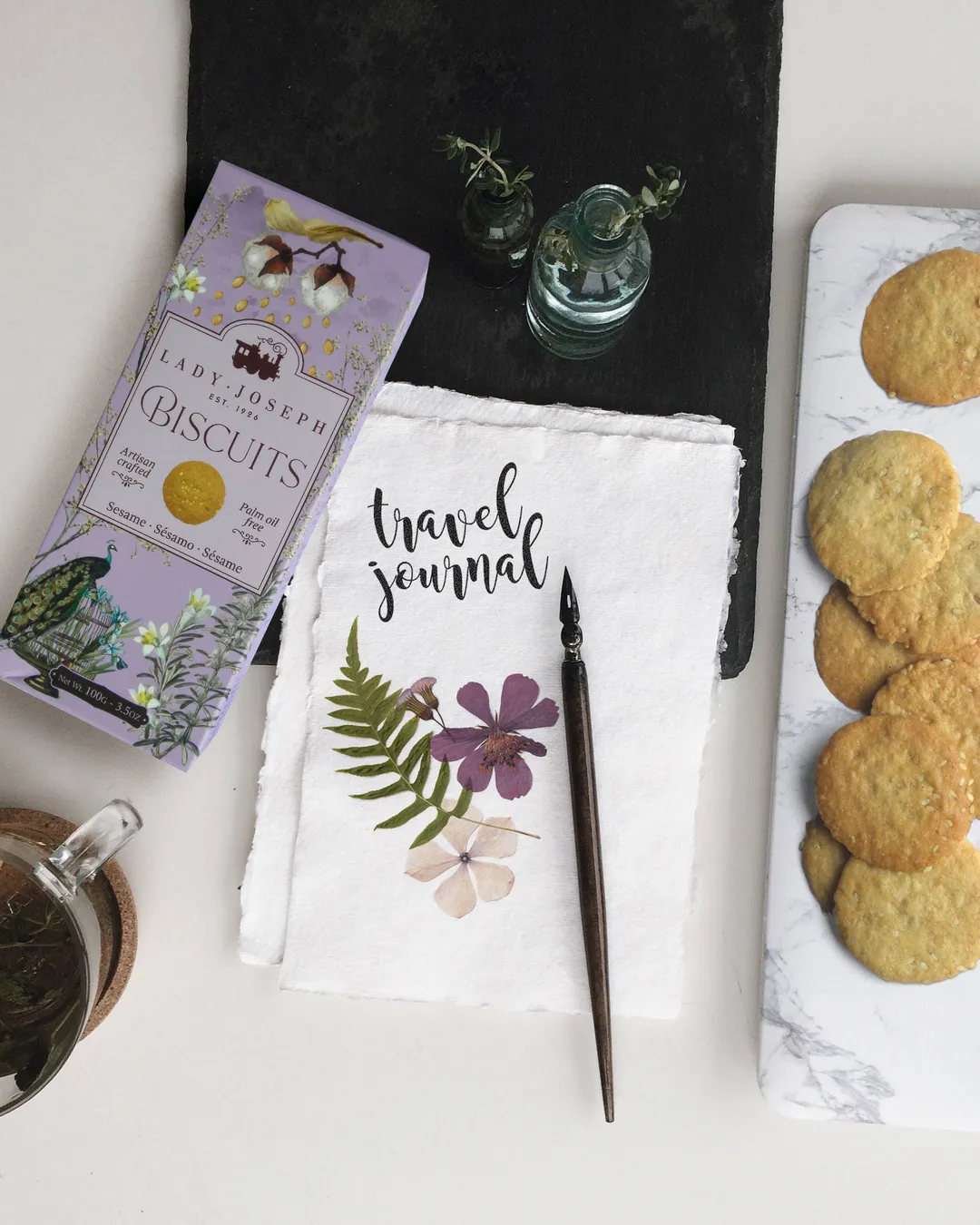 Thin And Crunchy Caramel Cookies (Cookie Snack Biscuit )