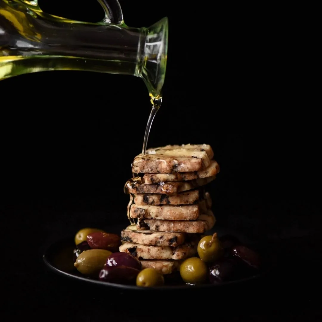 Olive Scourtin Savory Biscuit - 6oz