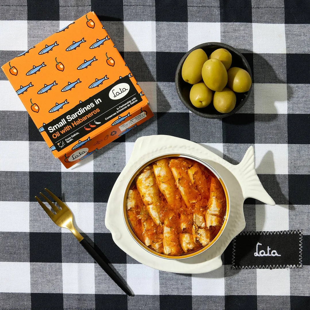 Lata Small Sardines in Olive Oil with Habaneros
