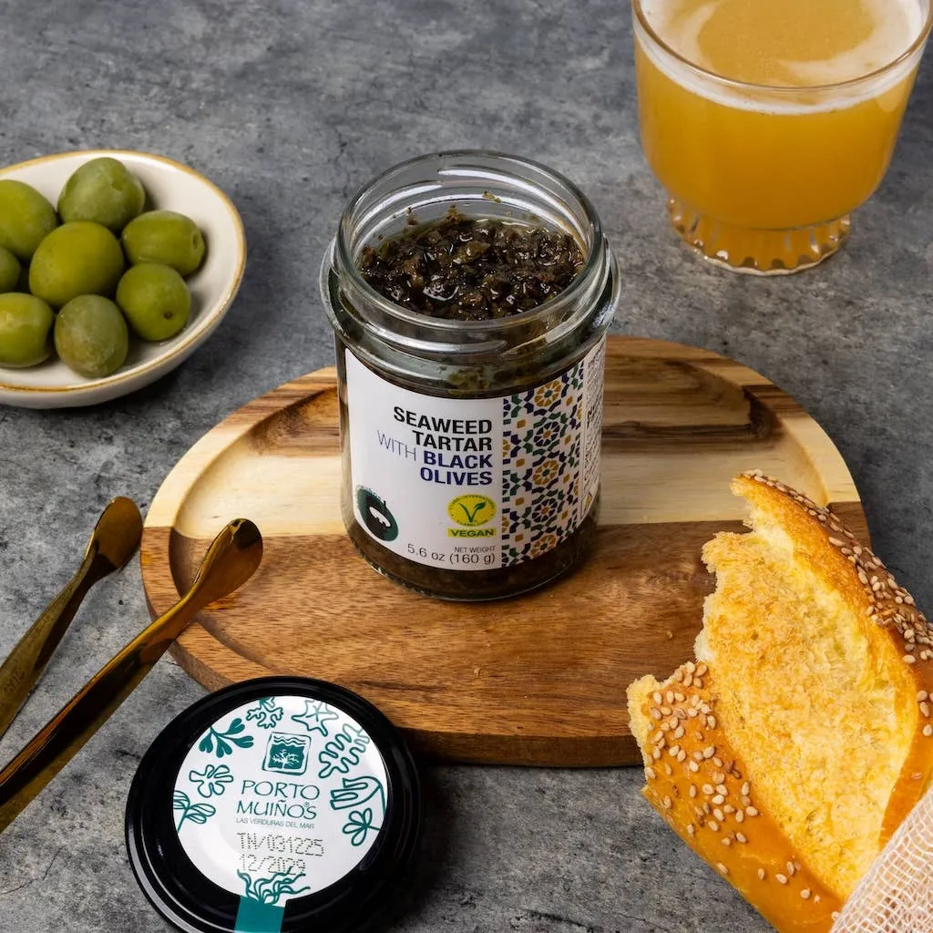 Porto-Muiños Seaweed Tartar with Black Olives