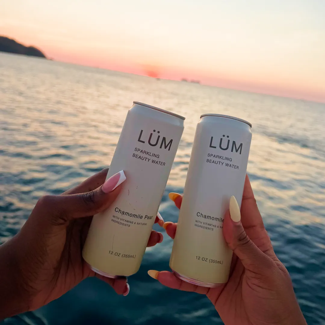 LÜM Sparkling Beauty Water Case (24-Count)