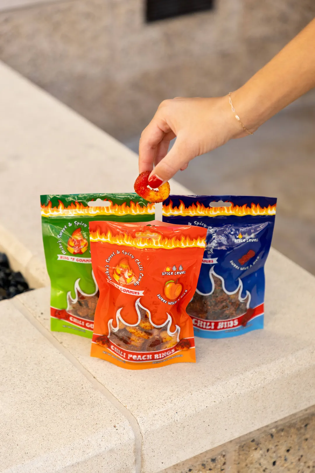 Chili Peach Rings (4oz)