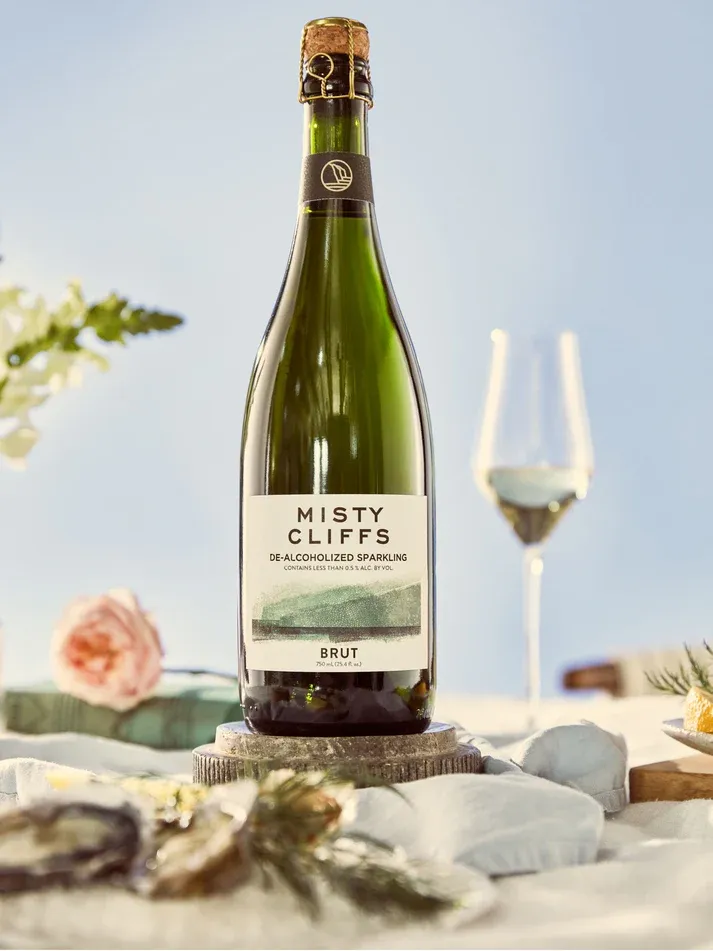 Misty Cliffs Brut Sparkling Wine