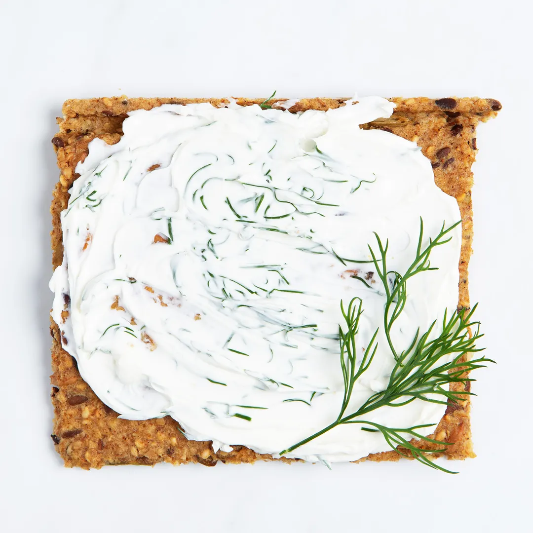 Chili & Coriander Knekkebrød • crispbread • seeded fiber-rich nutritious • vegan cracker