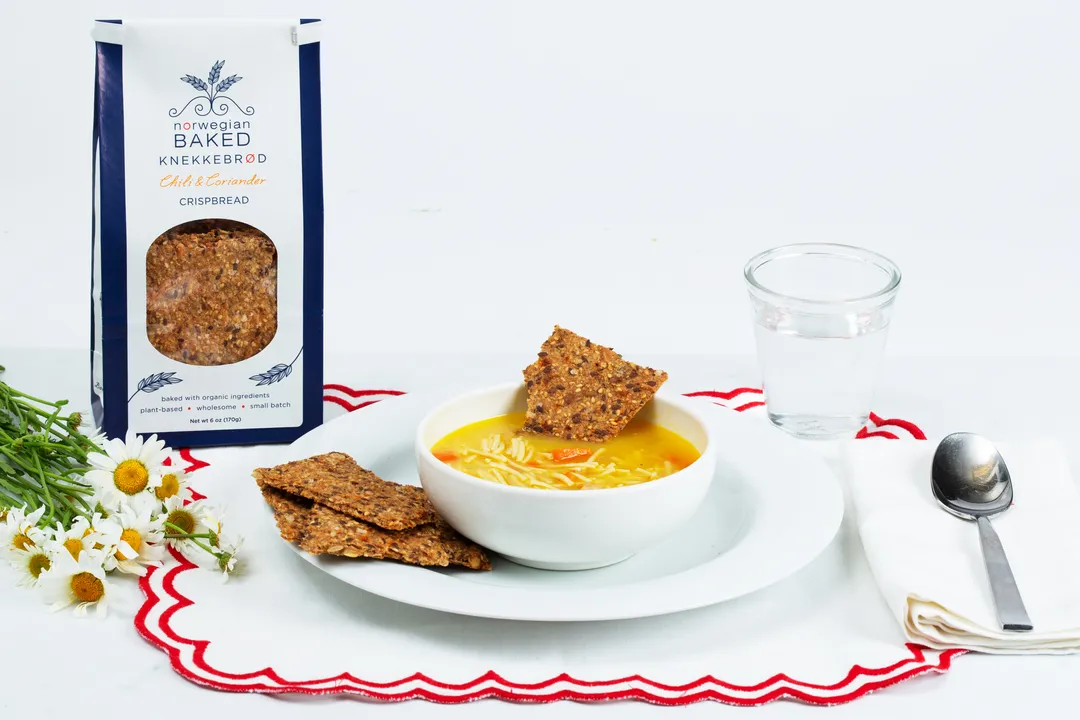 Chili & Coriander Knekkebrød • crispbread • seeded fiber-rich nutritious • vegan cracker