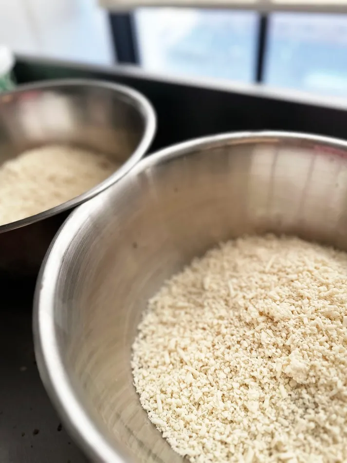 🌱 Discover Our Plant-Based Cheese Crispbread ✨