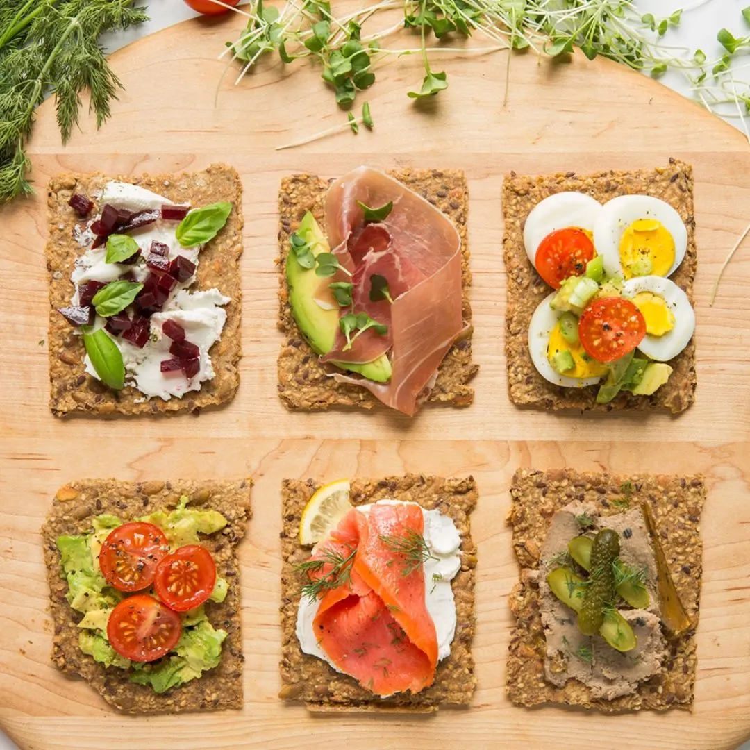 Knekkebrød Gift Tin • Crispbread Plant-Based Organic Edible Gift 