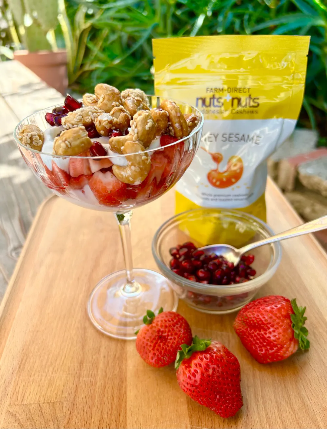 Honey Sesame Indonesian Roasted Cashews 4 Oz