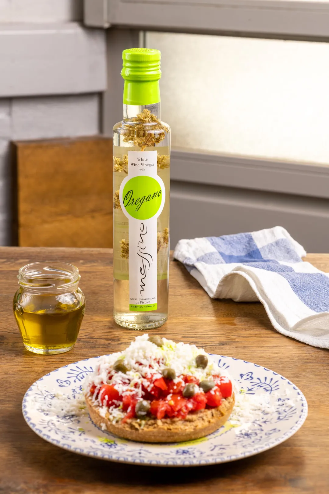 Messino White Wine Vinegar with Oregano, 250 ml