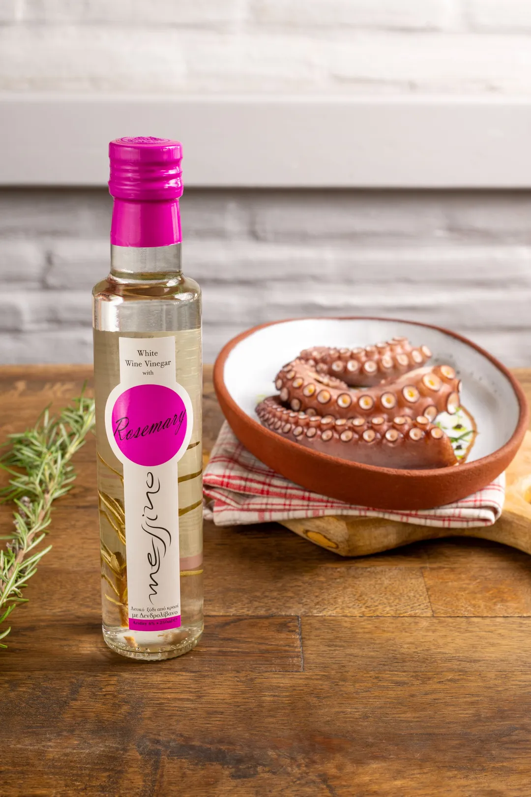 Messino White Wine Vinegar with Rosemary, 250 ml