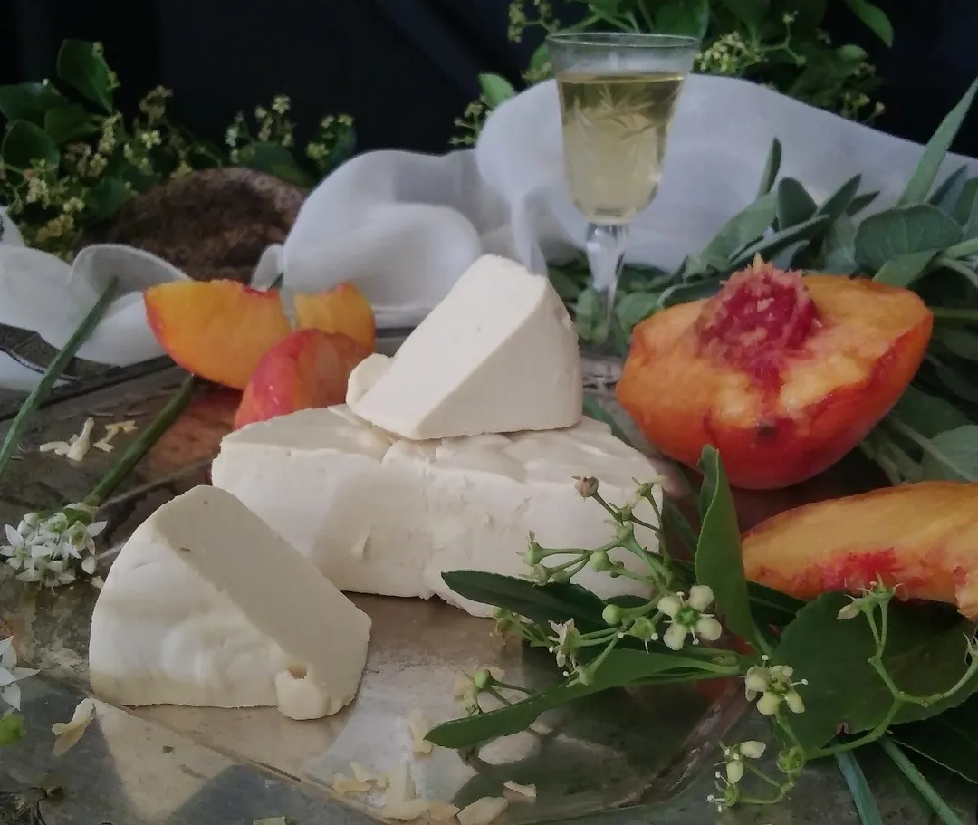 Extra Sharp White Cheddar - Vegan Cheese