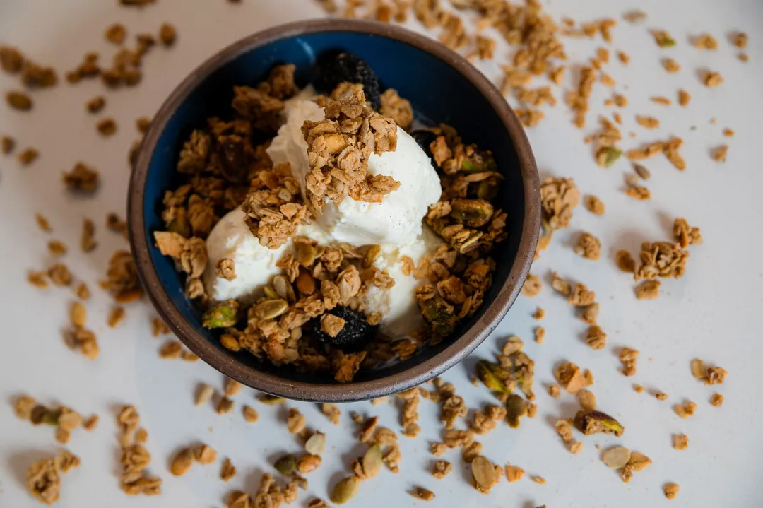 Pete's Extraordinary Granola Cherries & Pistachios