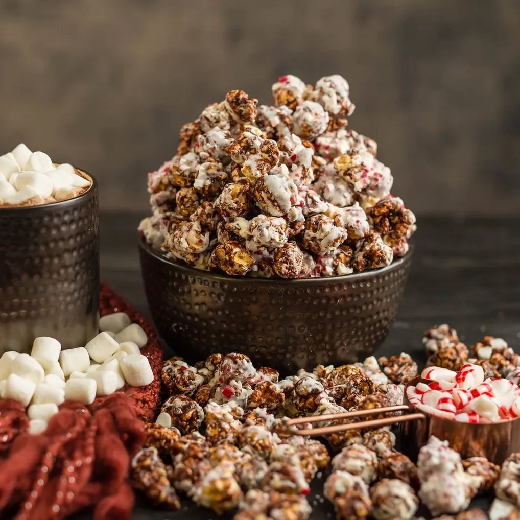 Peppermint Hot Chocolate Gourmet Popcorn (12oz)