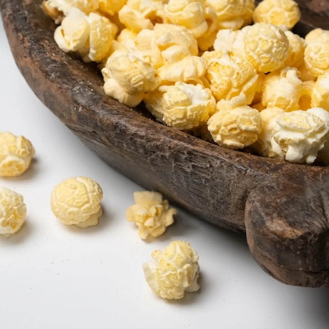 Cheddar w/ Cracked Pepper Artisan Popcorn