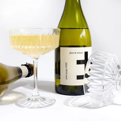PLUS & MINUS - Non-Alcoholic Pinot Grigio - From Australia - 750ml (case of 12)