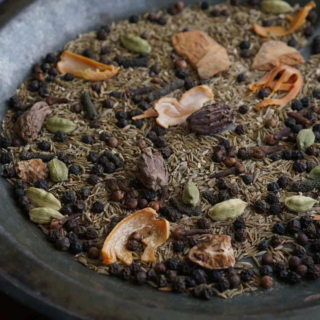 Garam Masala Diy - Exotic Whole Spices - Treasured Family Recipe (1.8 Glass Bottle)