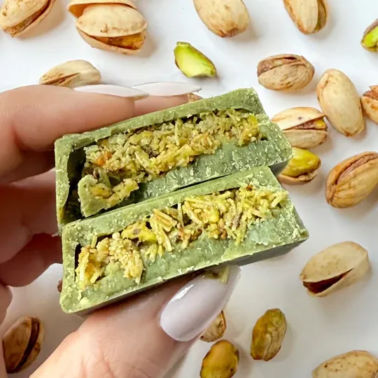 Matcha Dubai Chocolate knafeh Pistachio Chocolate Bar. 2.3Zoz/90g