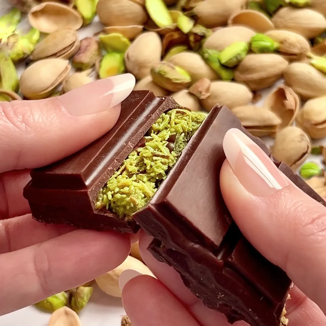 Dubai Chocolate knafeh Pistachio Chocolate Bar. 2.3Zoz/65g