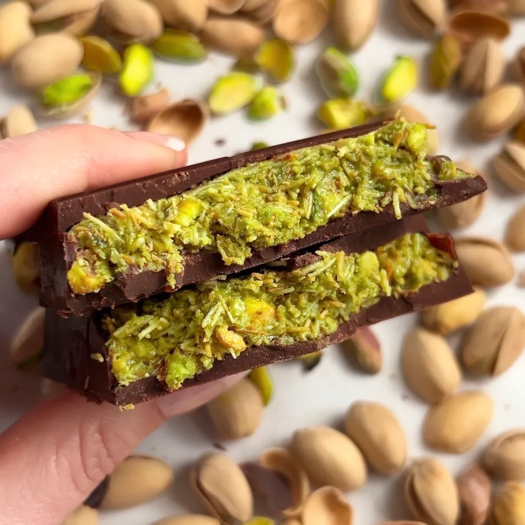 Dubai Chocolate knafeh Pistachio Chocolate Bar.190g/6.7oz