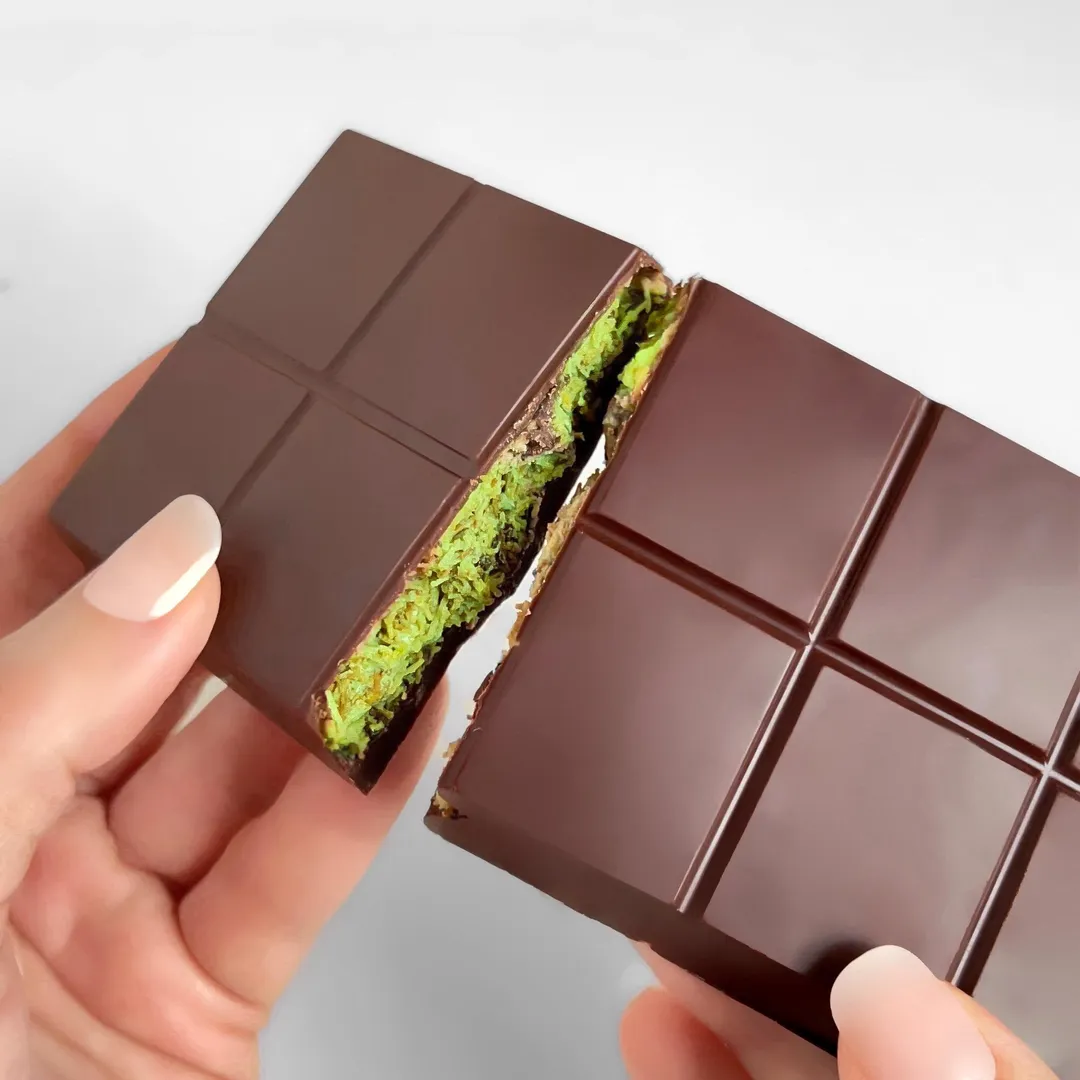 Dubai Chocolate knafeh Pistachio Chocolate Bar.190g/6.7oz