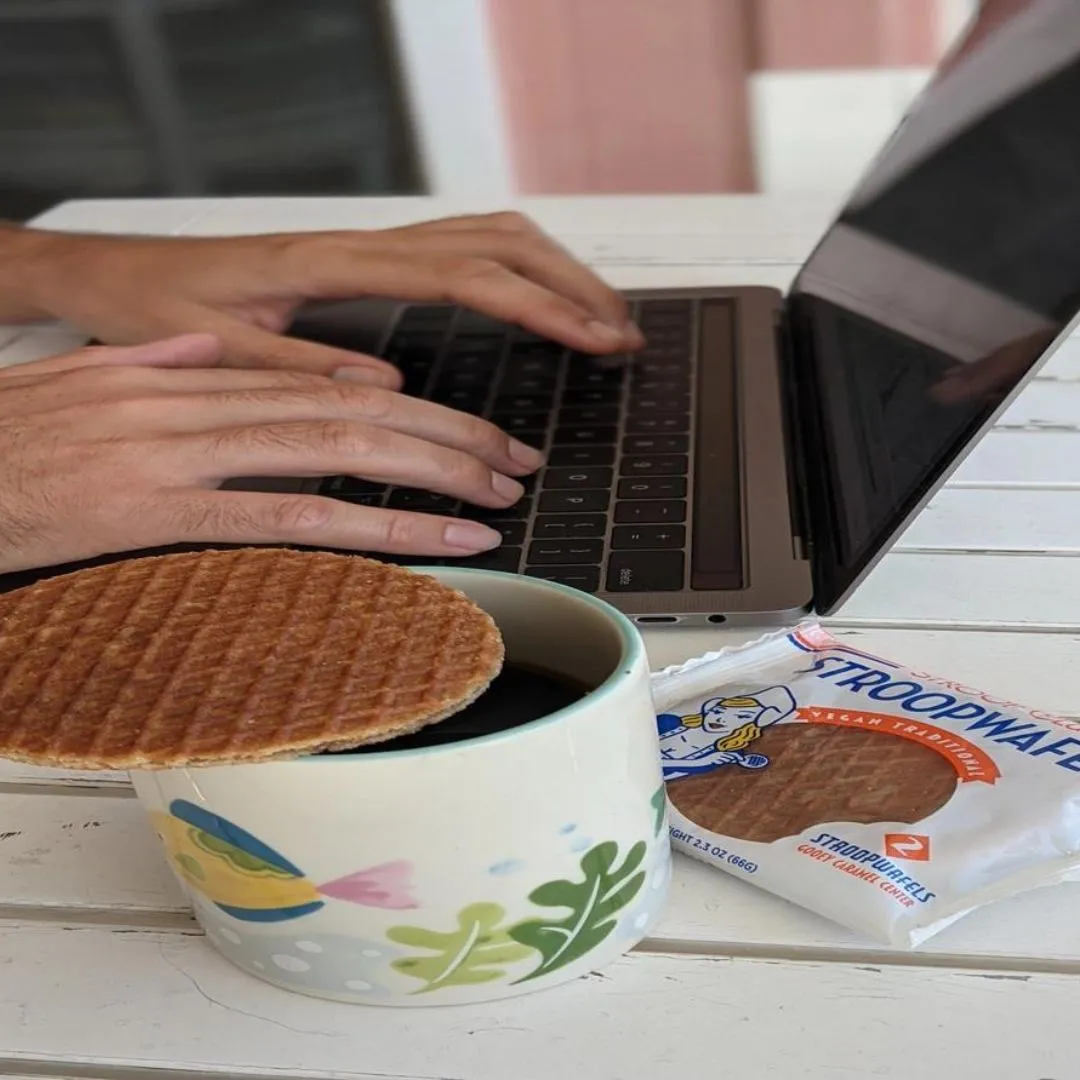 Traditional Caramel Organic and Plant-Based Stroopwafel 2-pa