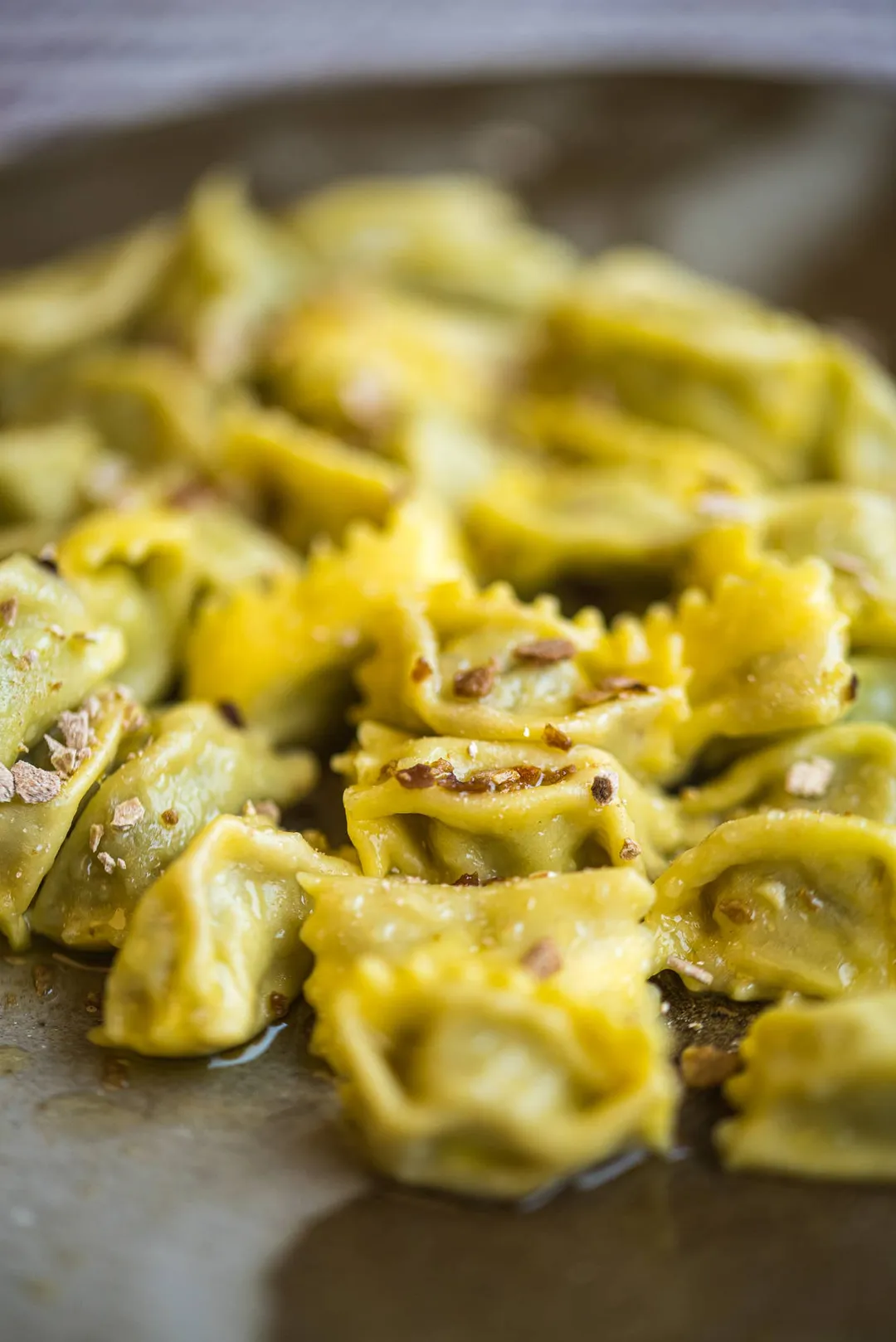 Cold-Pressed Evoo with Black Truffle Slice – L’Oro in Cucina