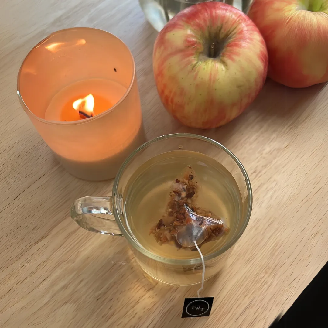 Apple Cinnamon Herbal Tea Pouch (15 Tea Bags) for retail