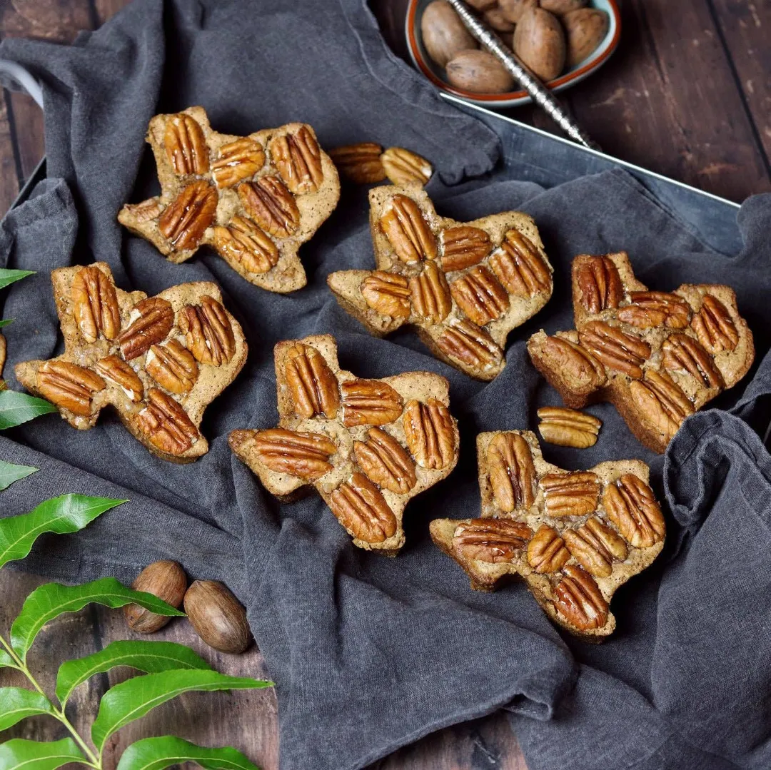 Texas Pecan Cakes: Small Cakes 3.35oz (6 Pack) - Variety Pack: 2 Toffee 2 Chopped 2 Halves