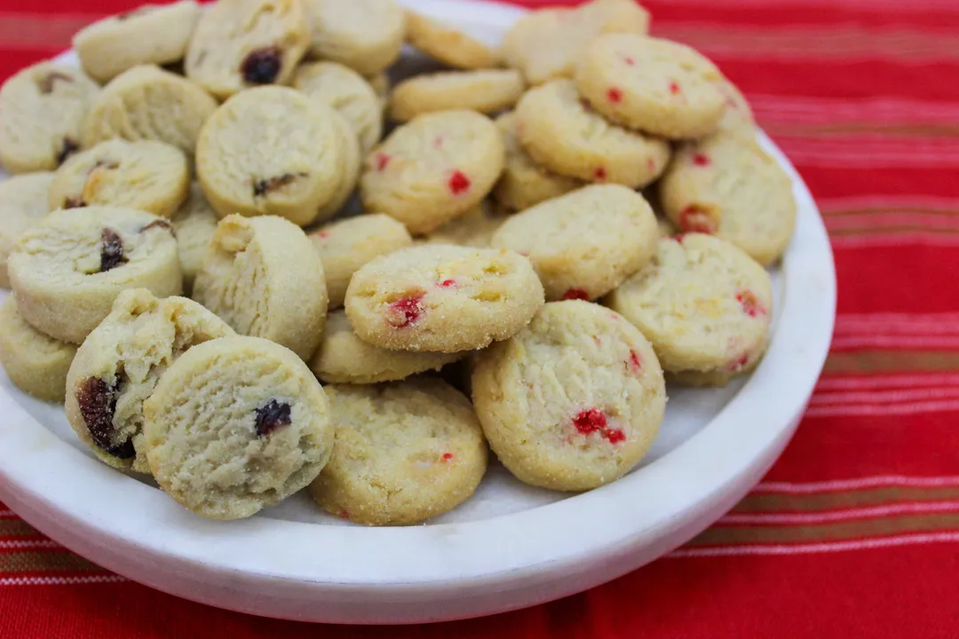 Metallic Deco Tube: White Chocolate & Cranberry Cookies
