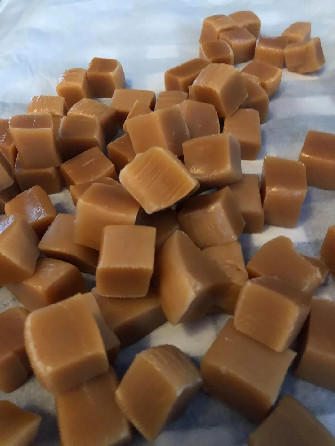 Old Fashioned, Gourmet Dark Chocolate With Sea Salt Caramels 50 Count Bag