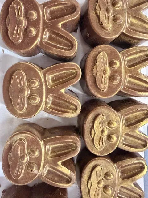 Easter cocoa chocolate bombs 