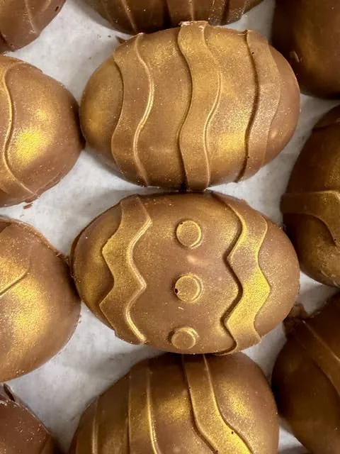 Easter cocoa chocolate bombs 
