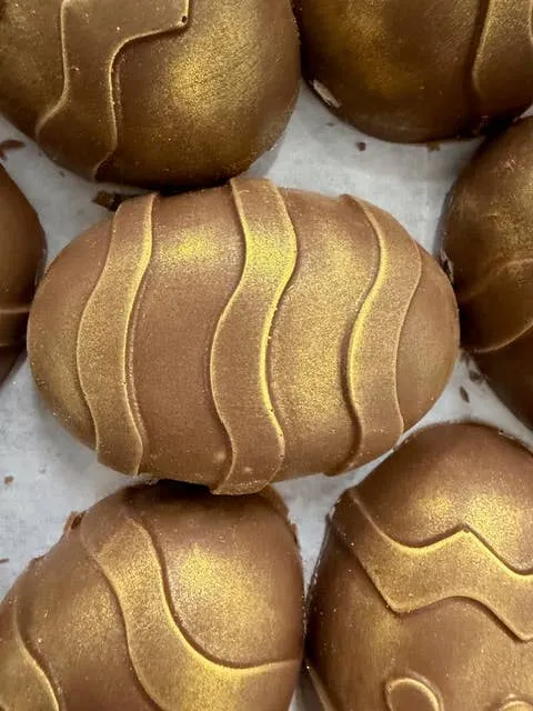 Easter cocoa chocolate bombs 