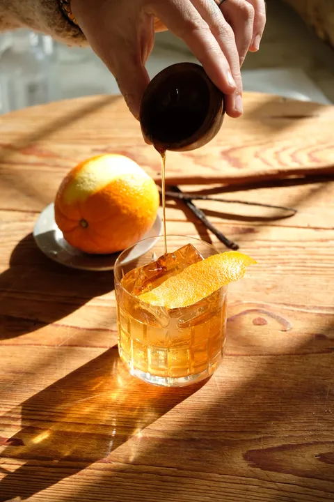 16oz Ellis Old Fashioned Mix (Makes 32 drinks - Madagascar Vanilla, Angostura Bitters, Orange, Cinnamon)