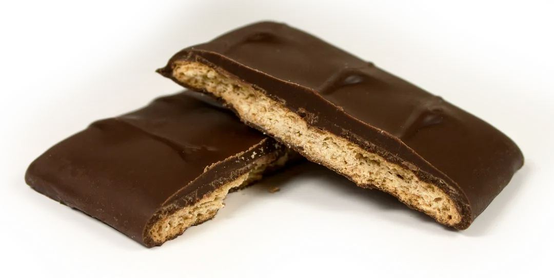 Famous Pacific Chocolate Graham Cracker Tub Shelf Pack