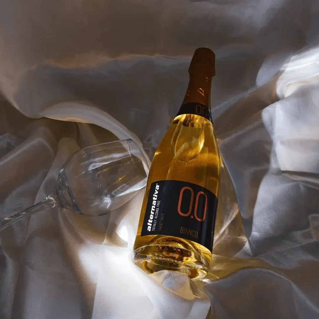 Princess Alternativa Bollicine Bianco Sweet Non-Alcoholic Dessert Wine (0.0% ABV, Italy)