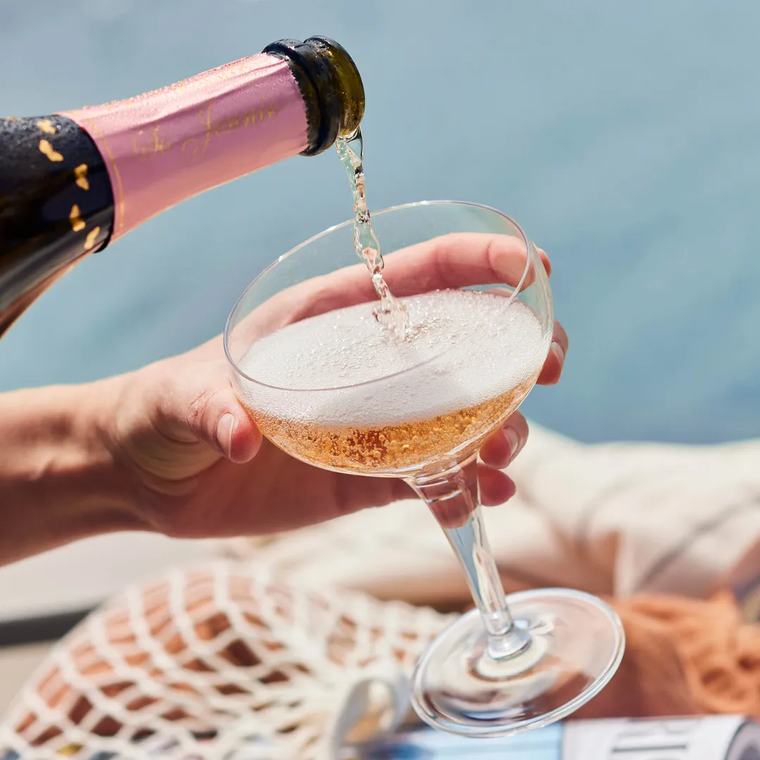 So Jennie Paris Alcohol-Free Bubbly Champagne Alternative Half Bottle 375ml (0.0% ABV, France)