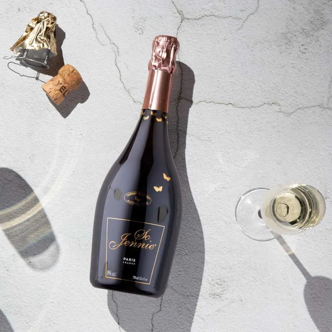 So Jennie Paris Alcohol-Free Rose Bubbly Champagne Alternative 750ml (0.0% ABV, France)